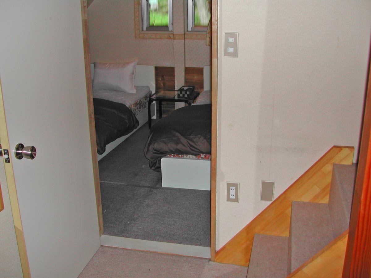 Pension Pilatus 2 Нагано Экстерьер фото